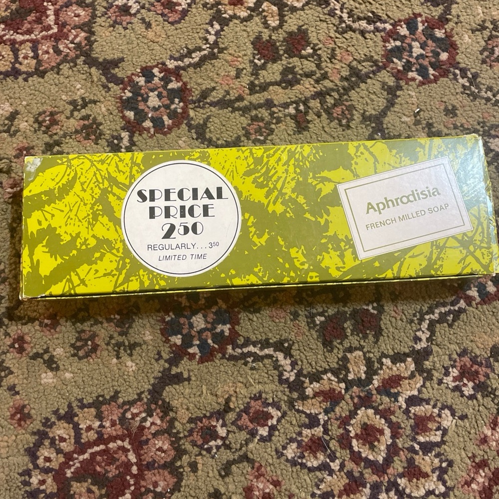 Faberge Aphrodisia Soap bars New in Box 3.5 Oz Each sealed Vintage.
